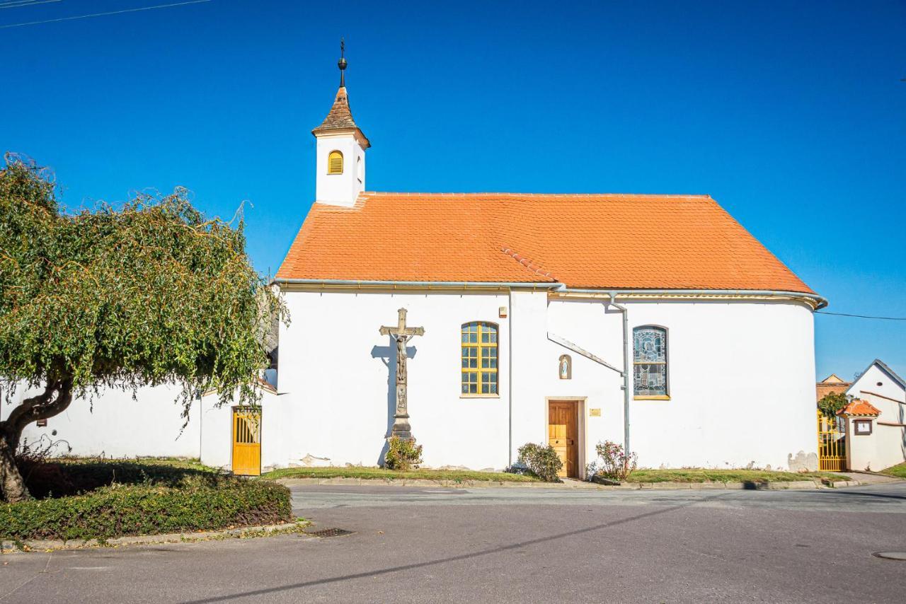 Althansky Hostinec Зноймо Экстерьер фото