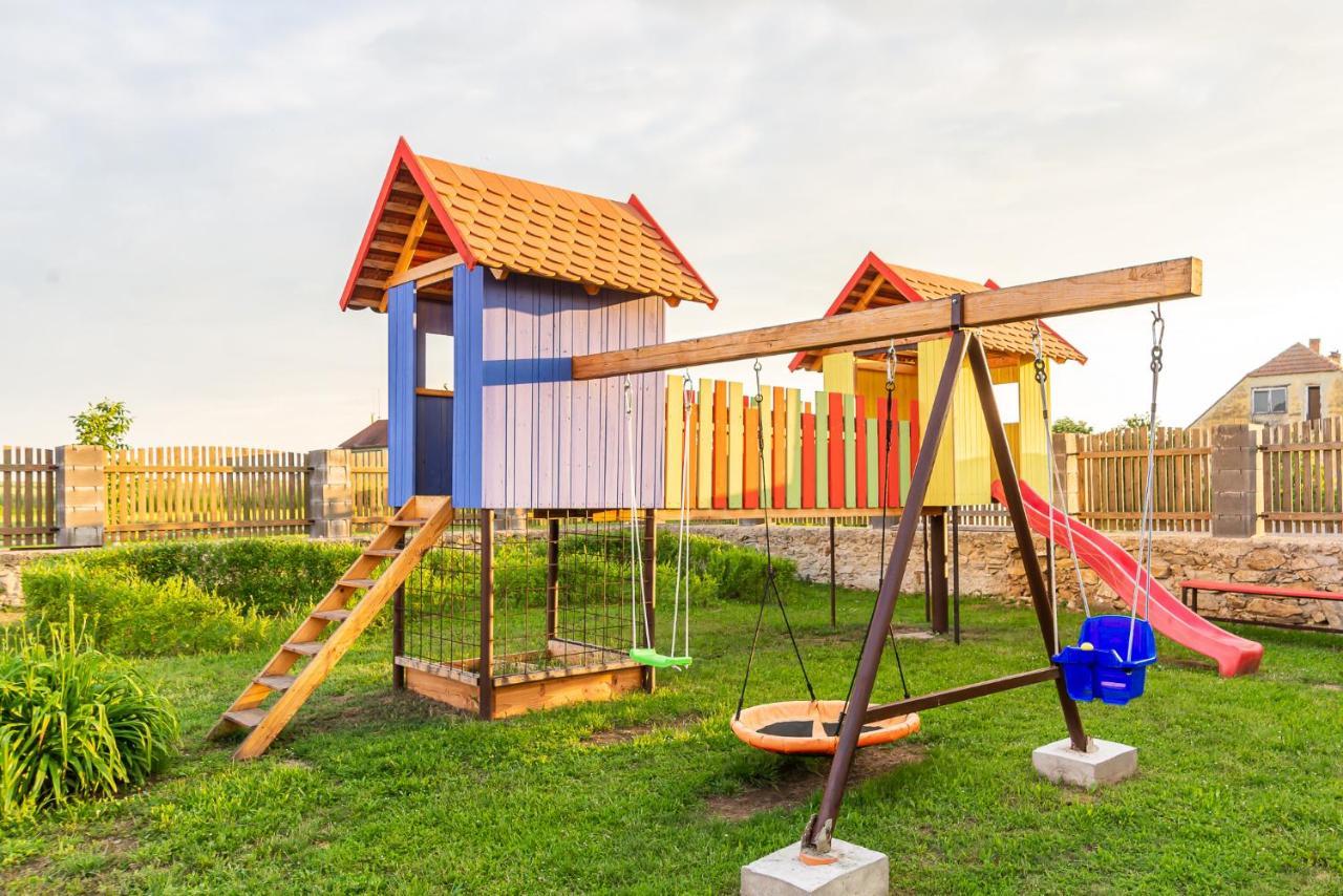 Althansky Hostinec Зноймо Экстерьер фото